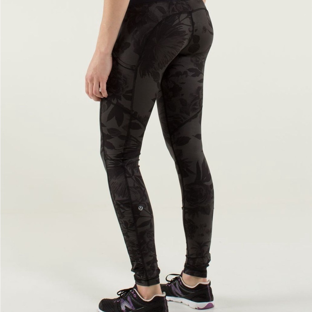 Lululemon black Floral Women's Speed Tight size 4